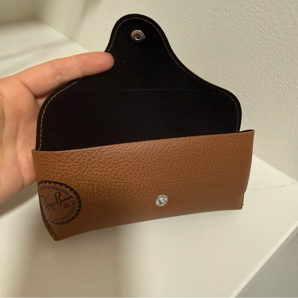 Ray-Ban Tan Case - Picture 4 of 4